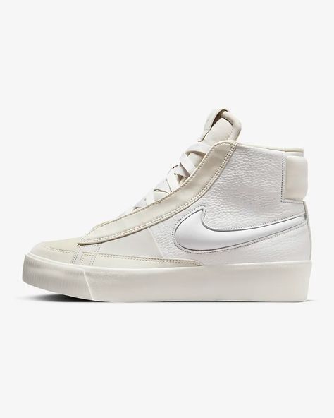 Nike Blazer Mid Victory Women's Shoes. Nike.com Nike Blazer Mid Women, Nike Blazer Mid Victory Outfit, Nike Blazer Mid Victory, Blazer 77, Nike Blazers, Blazers Shoes, Nike Boots, Nike High Tops, Nike Blazer Mid 77