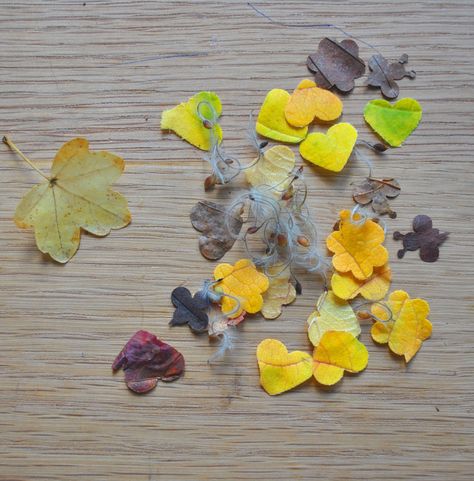 Leaf wedding confetti Wildflower Favors, Flower Petal Confetti, Eco Friendly Confetti, Leaf Confetti, Biodegradable Confetti, Eco Crafts, Planner Board, Wedding Bunting, Petal Confetti