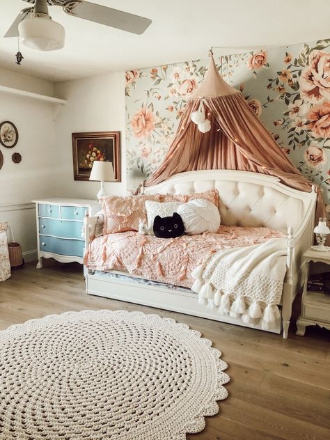 10 Inspiring Shared Room Layouts for Girls & the Perfect Bedding for ALL of Them - Shades of Blue Interiors Girls Daybed Room, Girls Daybed, Kids Daybed, Daybed Room, Big Girl Bedrooms, Toddler Girl Room, Dance Parties, Room Layouts, Perfect Bedding