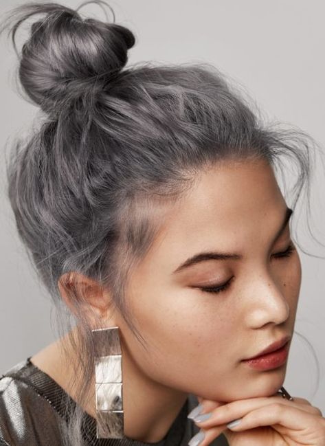 Dark Silver Hair, Silver Hair Dye, Dark Grey Hair, Grey Hair Dye, Grey Hair Inspiration, Silver Hair Color, Silver Grey Hair, Silver Blonde, Gray Hair Highlights