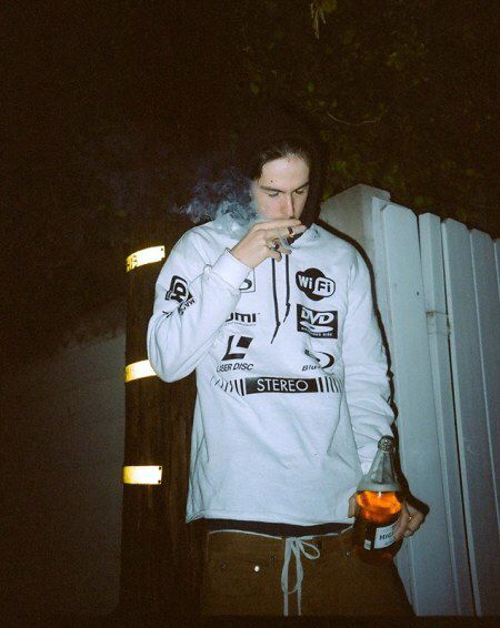 #bones #teamsesh Jane From Breaking Bad, Bones Rapper, Xavier Wulf, Cloud Rap, Elmo And Friends, Underground Rappers, Denzel Curry, Yung Lean, Rapper Outfits