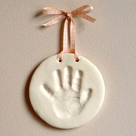 1 cup salt 1 cup flour 1/2 cup warm water bake 3 hours @ 200 degrees or microwave for 3 minutes Salt Dough Crafts, Imagination Tree, Footprint Keepsake, Hand Prints, Navidad Diy, Baby Diy, Salt Dough, Baby Art, Diy Baby