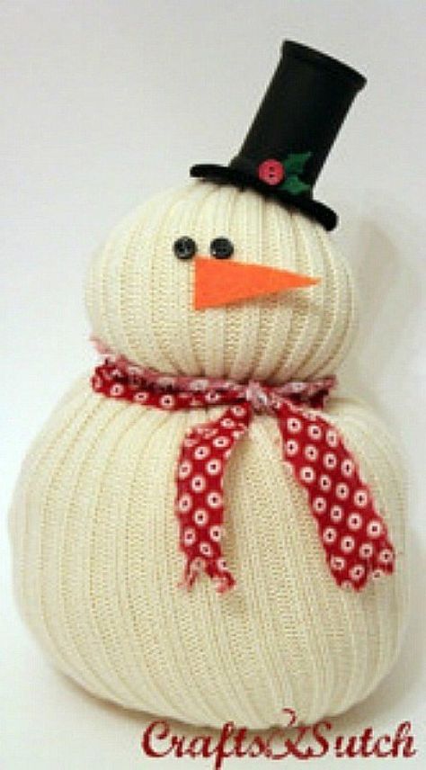 35+ snowman crafts ideas for kids, preschoolers and adults. Homemade snowman crafts to make and sell. Fun and easy snowman projects, patterns. How to make snowmen using clay, paper, felt. Snowman art. Recycle Decoration, Christmas Diy's, Sweater Snowman, Diy Snowman Decorations, Snowmen Crafts, Sock Snowman, Snow Men, Christmas Homemade, Diy Sweater