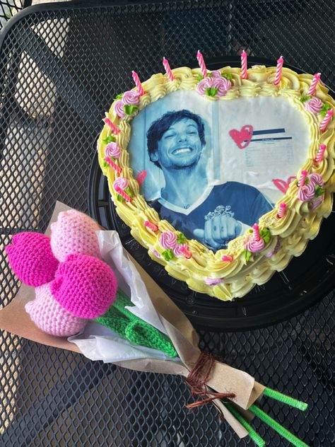 1d Birthday Cake, Louis Tomlinson Birthday Cake Ideas, Louis Tomlinson Birthday, One Direction Birthday, One Direction Cakes, Harry Styles Birthday, One Direction Cake, Louis Core, You Are My Moon