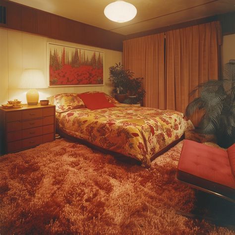 35 Stylish 70s Bedroom Design Ideas To Transport You Back In Time Shag Carpet 70s, 1980s Interior Design Bedroom, 70s House Bedroom, 60s Aesthetic Bedroom, 70s Headboard, 1970 Bedroom, 70s Decor Aesthetic, 1970s Bedroom Aesthetic, 70's Bedroom