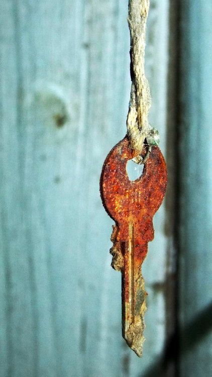 Decay Art, Foto Macro, Rust Never Sleeps, Growth And Decay, Rust In Peace, Old Keys, Old Key, Peeling Paint, Rusty Metal