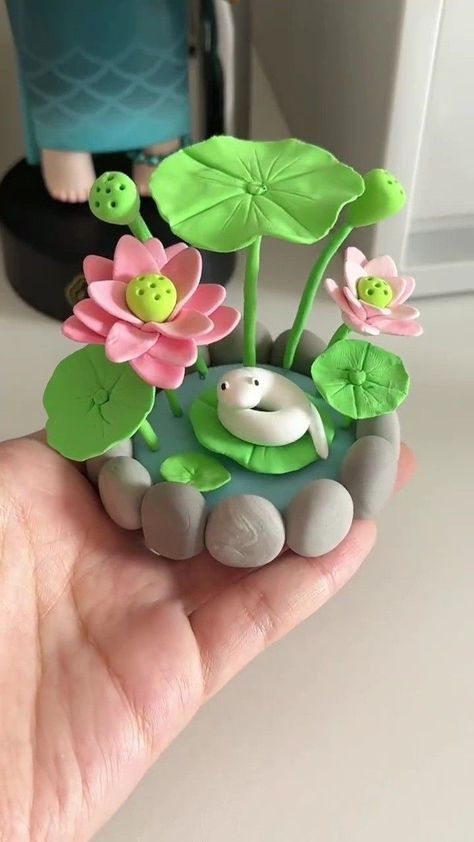 Clay Crafts Easy Cute, Kids Clay Crafts, Easy Clay Sculpture Ideas, Polymer Clay Sculpture Ideas, Clay Plants, Fimo Kawaii, Easy Clay Sculptures, Clay Crafts For Kids, Kids Clay