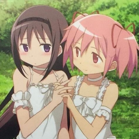 Madoka And Homura Matching Icons, Mahō Shōjo Madoka Magica, Sayaka Miki, Karakter Disney, Mahō Shōjo, Puella Magi Madoka Magica, Madoka Magica, Magical Girl, Pink Hair