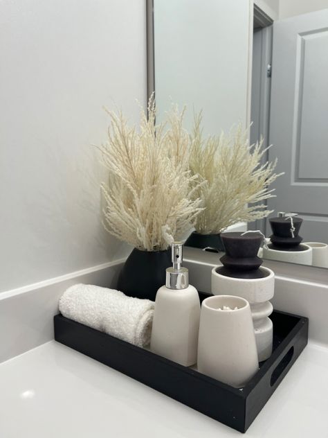 #bathroomdecorideas #bathroom #bathroomdecoration #aesthetic #pampas #black #beige #neutral #neutralhomedecor