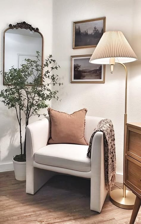 Living Room Corner Sitting Ideas, Corner Chair And Lamp, Chair In Corner Of Bedroom, Sitting Corner In Living Room, Chair Corner Bedroom, Reading Corner In Bedroom, Kabinet Dapur, Living Room Corner, Dekorasi Kamar Tidur