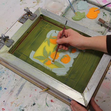 Mono Screen Printing Using a Guide – Handprinted Locarno, Upcycling, Monoprint Ideas, Screen Printing Paper, Screen Printing Inspiration, Screen Printed Textiles, Silk Screen Art, Painterly Prints, Printmaking Projects