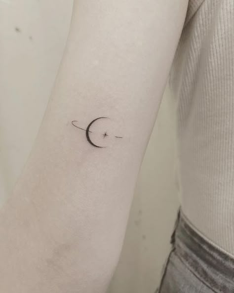 Very Minimal Tattoo, Moon Tattoo Designs Collar Bone, Simple Saturn Tattoo, Simple Moon Tattoo Designs, Moon Simple Tattoo, Small Moon Tattoos For Women, Moon Minimalist Tattoo, Moon Saturn Tattoo, Minimal Moon Tattoo