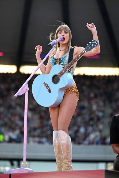 Taylor Swift Guitar, Tyler Swift, Lover Bodysuit, Engagement News, Eras Tour Lover, Eras Tour Fits, Eras Outfits, Eras Tour Pics, Taylor Swift Birthday