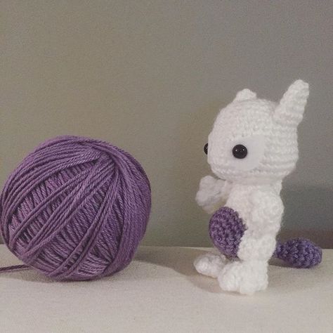 Mewtwo! Use Shadow Ball of yarn! Crochet Mewtwo Free Pattern, Mewtwo Crochet Pattern Free, Pokémon Crochet, Pokemon Crafts, Pokemon Amigurumi, Pokemon Crochet, Pokemon Crochet Pattern, Crochet Pokemon, Pokemon Pattern