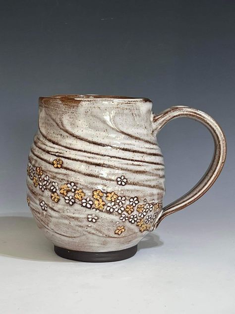 Pottery Tumbler Ideas, Mug Shapes, Unique Ceramic Mugs, Ceramic Creations, Salt Pig, Wheel Throwing, Ceramic Inspiration, Rustic Pottery, Ceramics Ideas