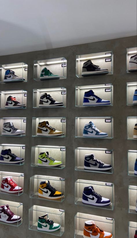 Nike Display, 27 Life Hacks, Shoes Display, Sneakerhead Room, Sneaker Closet, Sneaker Displays, Shoe Room, Shoe Wall, Shoe Shelves