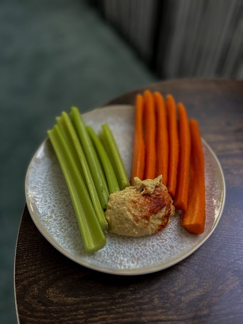 Celery And Hummus, Carrots And Cucumbers Snack, Celery Hummus, Dorm Foods, Hummus Carrot, Cucumber And Hummus, Campervan Cooking, Carrots And Hummus, Celery Snacks