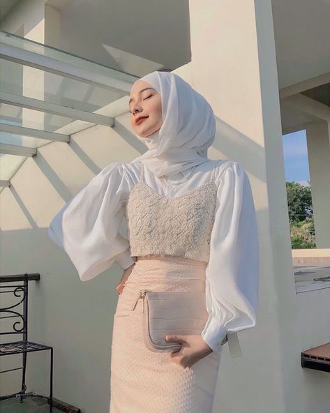 Women Hijab Outfit, Hijab Outfit Dress, Outfit Bukber, Hijabista Fashion, Street Hijab Fashion, Tutorial Hijab, Muslim Outfits Casual, Muslim Fashion Hijab Outfits, Hijab Style Casual