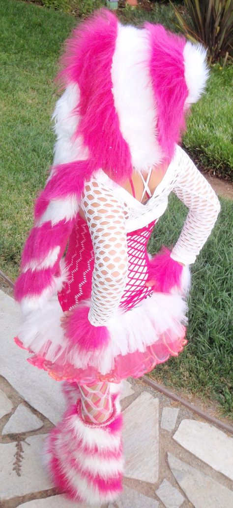 Custom Colors Kandi Kane Swirl Set Pink Rave Outfit Ideas, Ravecore Outfits, 90s Rave Outfit, Rave Girl Aesthetic, 2000s Rave Fashion, Rave Aesthetic Outfit, Fuzzy Outfit, Rave Outfits Ideas, White Rave Outfits