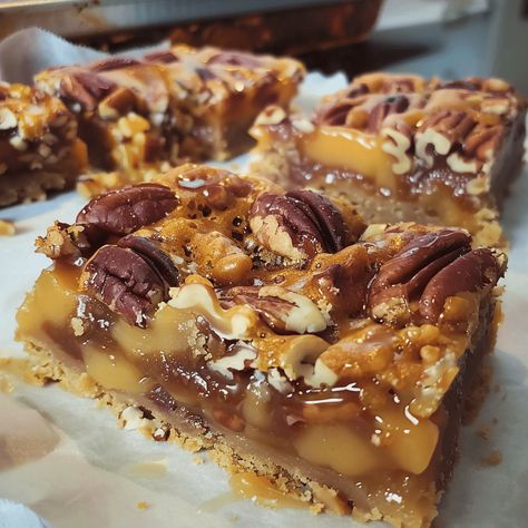 Caramel Pecan Dream Bars Recipe, Caramel Pecan Dream Bars 12 Tomatoes, Southern Pecan Carmel Cake, Toffee Pecan Dream Bars, Caramel Pecan Pie Recipe, Carolina Pecan Bars, Caramel Pecan Dream Bars, Pecan Dream Bars, Dream Bars Recipe