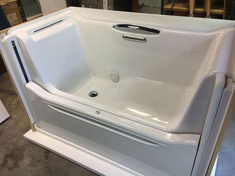 Kohler's Walk-In Bathtub features a sliding wall that makes getting into a bathtub as easy as taking a seat. Tub With Seat At End, Walk In Tub Shower, Bathroom Island, Accessible Bathtub, Accessible Bathroom Design, Bathtub Shower Combo, Shower Combo, Walk In Shower Designs, Walk In Bathtub