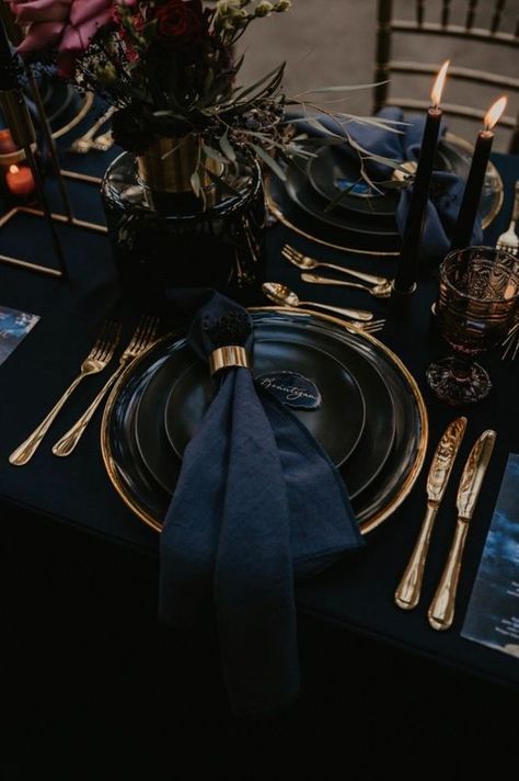 Velvet Blue Wedding, Velvet Napkins, Dark Romantic Wedding, Gothic Wedding Theme, Dark Blue Wedding, Dark Wedding Theme, Celestial Boho, Boho Celestial, Black Cutlery