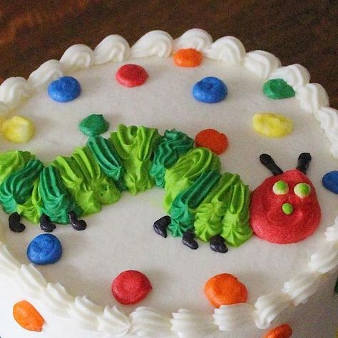 Hungry Caterpillar Smash Cake, Hungry Caterpillar Cake, Caterpillar Cake, Caterpillar Birthday, Caterpillar Party, Buttercream Cake Designs, Hungry Caterpillar Party, Hungry Caterpillar Birthday, The Very Hungry Caterpillar