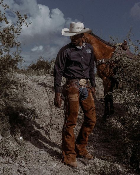 Black Cowboy Photoshoot, Black Cowboy Aesthetic, Black Cowboy Art, Black Cowboy Outfit, Cowboy Men Outfit, Black Western Outfit, Western Outfits Mens, Cowboy Poses, Concrete Cowboy