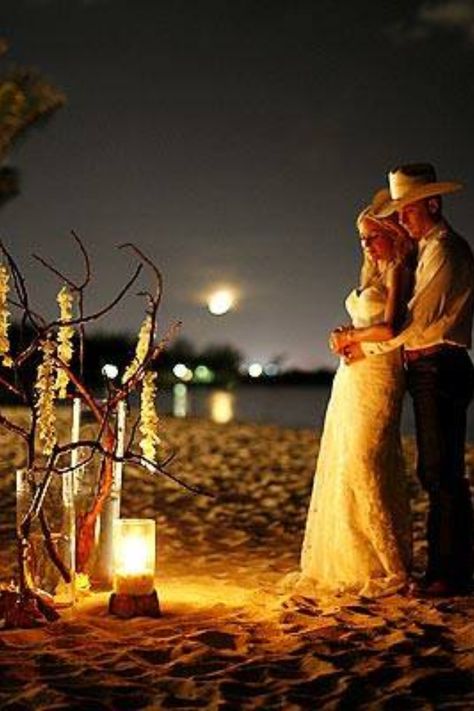 Country beach wedding... my dream. simplicity at it's finest Jewel Kilcher, Cowboy Wedding, Jewel Wedding, Romantic Things, Western Wedding, Wedding Photo Inspiration, Monique Lhuillier, Wedding Night, Most Romantic