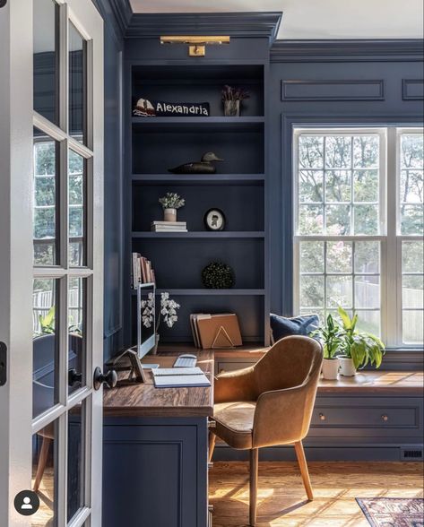 Built In Desk And Shelves, Office Built Ins, Navy Blue Walls, Home Office Inspiration, Small Home Offices, Office Guest Room, Guest Room Office, Home Library Design, Home Office Ideas