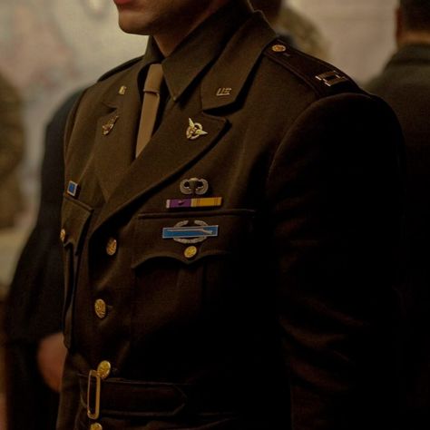 Army Captain Aesthetic, Vintage Soldier Aesthetic, Steve And Peggy Aesthetic, Colonel Aesthetic, Soldier Aesthetic Vintage, Marvel Characters Aesthetic, General Aesthetic Army, Army Uniform Aesthetic, Vintage Military Aesthetic