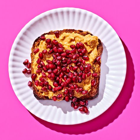 Pomegranate Toast, Heathly Snacks, High Protein Snack Recipes, Breakfast Toasts, Protein Snacks Recipes, High Fiber Snacks, Fiber Snacks, Mediterranean Foods, Peanut Butter Toast