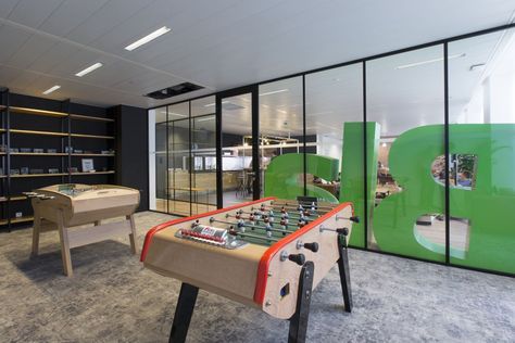 Cool Office Break Rooms - The Playgrounds Of The Adults Office Break Area, Break Area, Office Break Room, Recreational Room, Office Playroom, Office Games, Shared Office, Playroom Design, Lounge Design