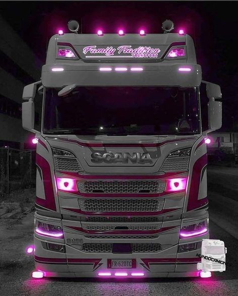 Automotive Social Media, Mobil Mustang, Bus Skin Design, Serie Bmw, Customised Trucks, Scania V8, Custom Big Rigs, Truck Coloring Pages, Show Trucks