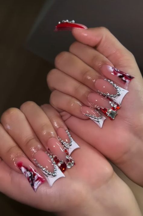 Cute Duck Nails Acrylic Long, Long Curved Duck Nails, Red Duck Nails Short, White Duck Nails Design, Short Red Duck Nails, Star Duck Nails, Red And White Acrylic Nails Designs, Winter Duck Nails, Duck Birthday Nails