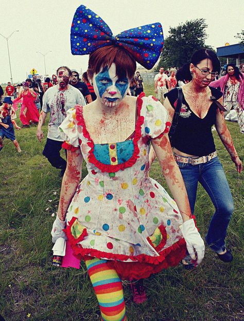 Clown Zombie?? Whatever..... I'M OUTA HERE!! Scary Group Costume Ideas, Zombie Clown Costume, Killer Clown Costume Women, Womens Creepy Clown Costume, Gory Clown Halloween Makeup, Spooky Clown Photoshoot, Horror Maze, Evil Clown Costume, Creepy Clown Photoshoot