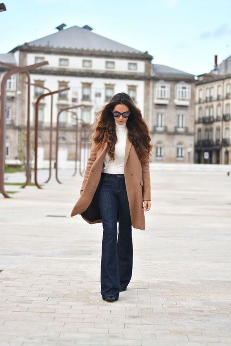 flared jeans + turtleneck sweater Jeans Flare Outfits Invierno, Blue Flare Jeans Outfit Winter, Flared Jeans Winter Outfit, Flair Jeans Outfit Winter, Winter Flare Jeans Outfit, Bootcut Jeans Outfit Winter, Flare Jeans Winter, Flare Jeans Outfit Winter, Flair Jeans Outfit