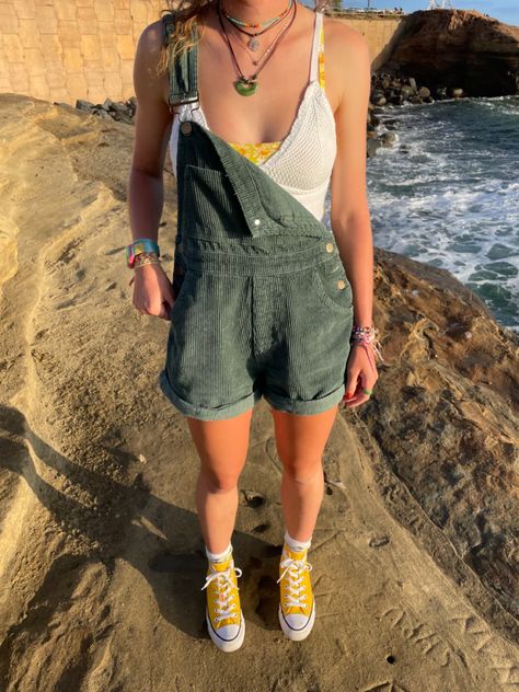 Cloth Overalls Outfit Fall, Overalls And Birkenstocks Outfit, Green Short Overalls, Jean Short Overalls Outfit Summer, Duluth Overalls Outfit, Green Overalls Outfits Shorts, Cute Short Overalls, Overalls Bathing Suit, Baggy Overalls Outfit Summer