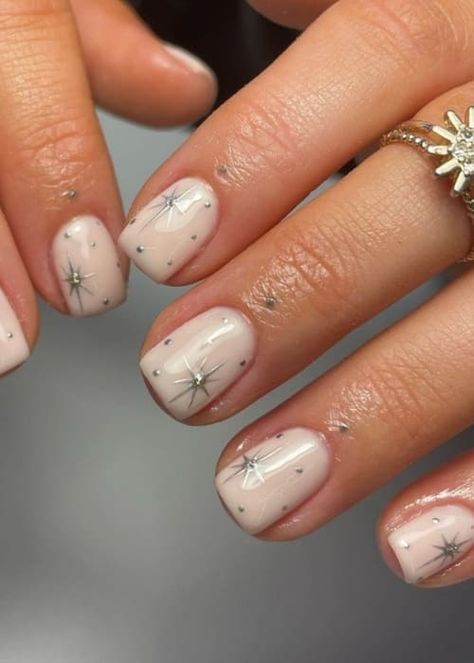 New Years Nail Designs For Kids, New Year’s Eve Nails Design Short, Xmas And New Years Nails, New Years Nail Inspiration, Colorful New Years Nails, New Years Sparkle Nails, Nee Year Nail Designs, New Years Nails Aesthetic, New Years Nails Squoval