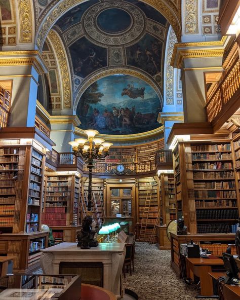 Future Library, Bookshelf Inspiration, Academia Aesthetics, Dream Library, Beautiful Library, Library Aesthetic, Paris Art, Paris Photo, Paris Photos