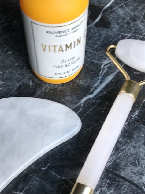 Vitamin C Serum Aesthetic, Aesthetic Gua Sha, Serum Aesthetic, Serum Vitamin C, Glow Serum, Aesthetic Skincare, Care Aesthetic, Jade Roller, Vision Boards