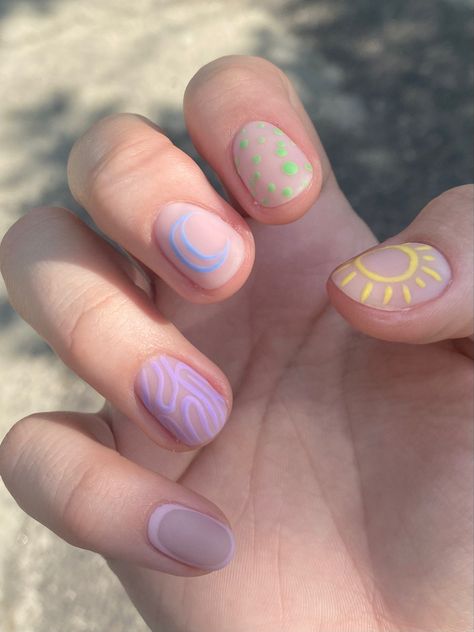 Short Artistic Nails, Short Natural Nail Designs Gel, Nails Art Summer, Short Summer Nails, Minimal Nails Art, Hello Nails, Hippie Nails, Simple Gel Nails, Minimal Nails