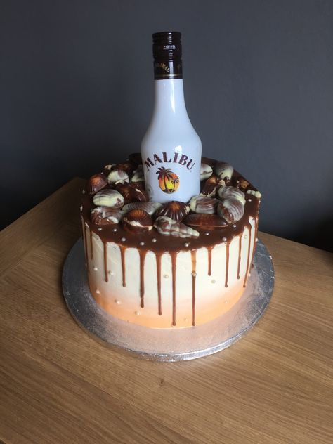 Malibu and chocolate drip cake Malibu Rum Cake Design, Malibu Cake Ideas, Malibu Birthday Cake, Malibu Cake, Chocolate Cake Images, Liquor Cake, 21st Birthday Girl, 40th Cake, 21st Cake