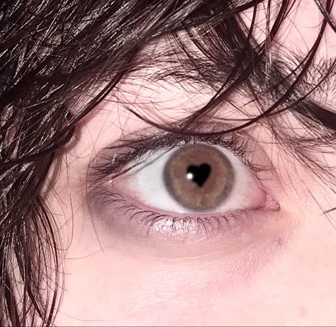 Heart Iris Eye, Heart Shaped Pupils Aesthetic, Heart Pupil Aesthetic, Heart Eyes Contacts, Heart Pupil Contacts, Specific Features Shifting, Heart Eye Pupil, Eyes With Heart Pupil, Flower Pupil Eye