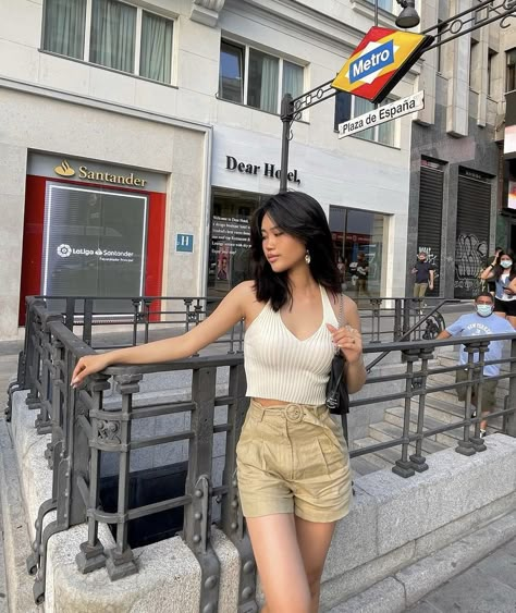 Spain Outfit Ideas, Madrid Outfits, Spain Outfit, Cute Outfits With Shorts, Casual Chic Outfits, Europe Outfits, Casual Chic Outfit, Casual Style Outfits, Aesthetic Outfits