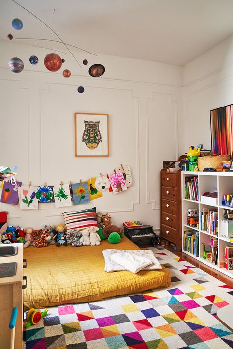 Clean Organic Bedroom, Colourful Childrens Bedroom, French Kids Room, Colorful Childrens Room, Kids Small Room Ideas, Whimsical Kids Bedroom, Children’s Room, Dream Kids Bedroom, Colorful Toddler Room