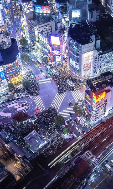 High Resolution Image of SHUBUYA CROSSING in Tokyo Japan - Etsy Shibuya Crossing Photography, Japon Wallpaper, Shibuya Wallpaper, Shibuya Aesthetic, Tokyo Wallpaper, Japan Wallpaper, Wallpaper Prints, Tokyo Aesthetic, Wallpaper City