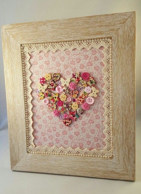 Heart Button Art, Button Heart Craft, Crafts With Buttons Project Ideas, Button Pictures Ideas, Button Art Ideas, Button Pictures, Button Art Projects, Buttons Crafts Diy, Heart Picture Frame