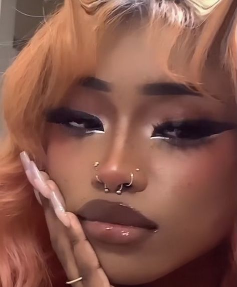 Double Nose Piercing, Cute Nose Piercings, Medusa Piercing, Pretty Ear Piercings, Piercing Septum, Face Piercings, Cool Piercings, Brown Skin Makeup, Clap Back