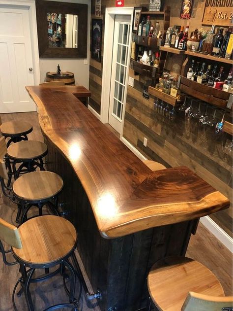 Diy Basement Bar, Modern Basement Bar, Rustic Basement Bar, Home Bar Plans, Cabin Bar, Basement Bar Ideas, Rustic Basement, Home Bar Rooms, Modern Basement